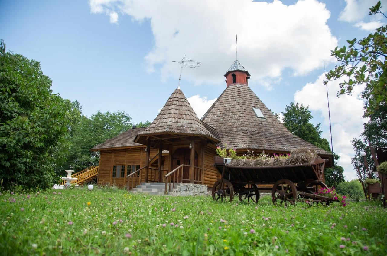 Hotel Aquadar Manʼkivka Exterior foto