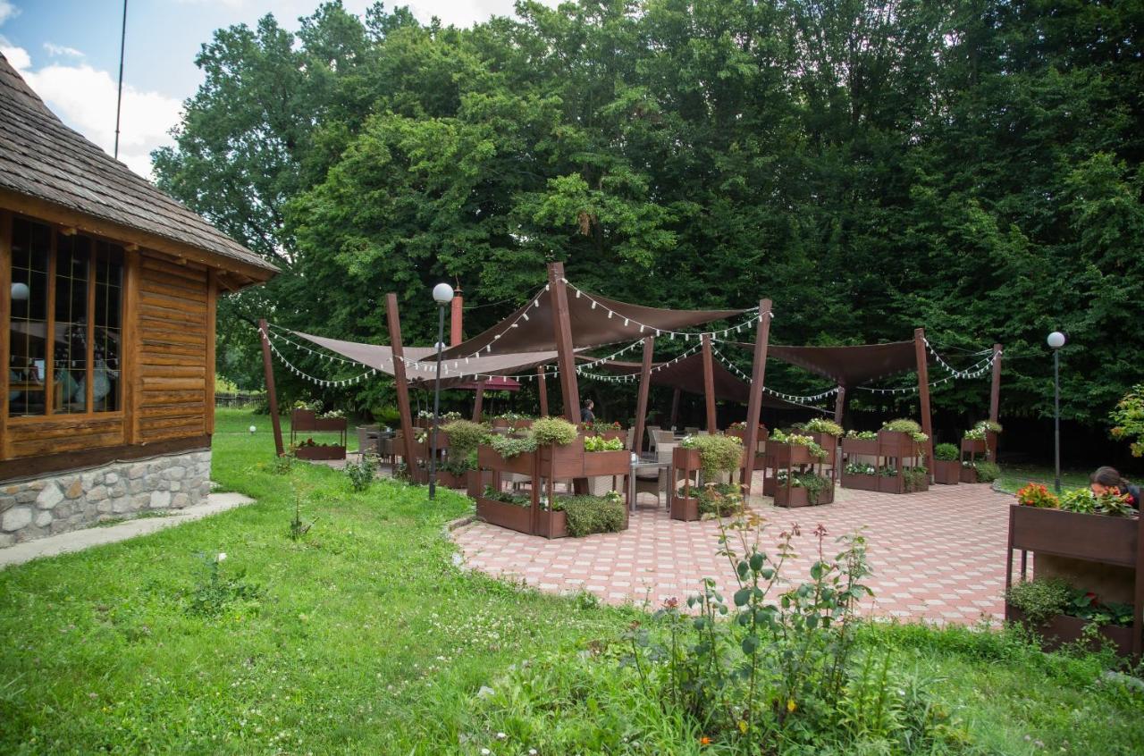 Hotel Aquadar Manʼkivka Exterior foto